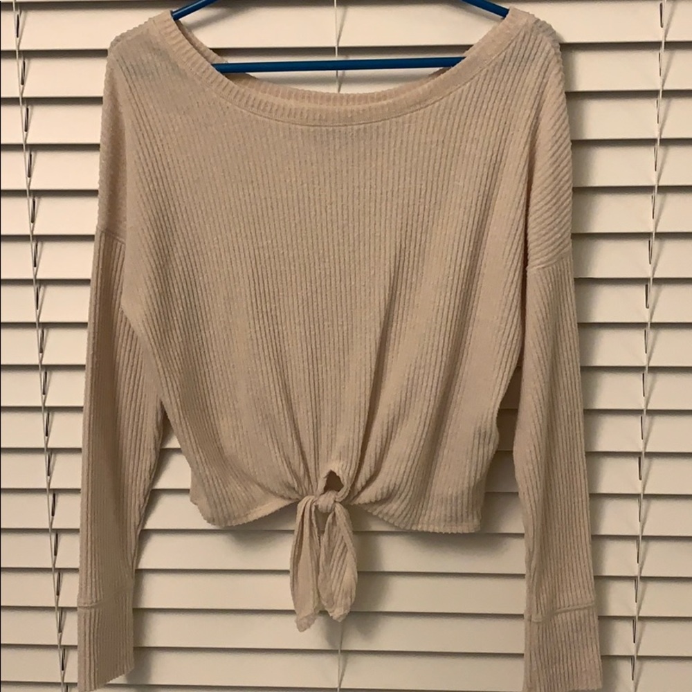 Long sleeve tie front